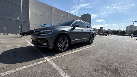 VOLKSWAGEN TIGUAN 2.0 350 TSI GASOLINA ALLSPACE R-LINE 4MOTION DSG VOLKSWAGEN TIGUAN 2.0 350 TSI GASOLINA ALLSPACE R-LINE 4MOTION DSG